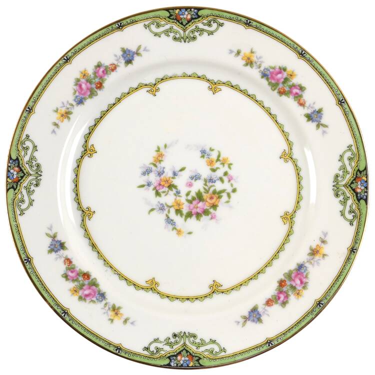Dorian Luncheon Plate