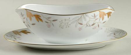 Dorian Gravy Boat with Attached Underplate