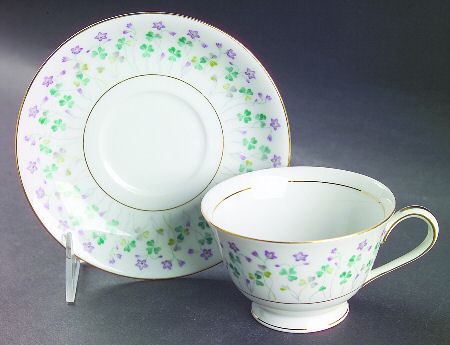 Dorothea Footed Cup & Saucer Set