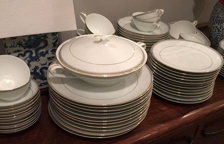 Dorset Round Covered Vegetable