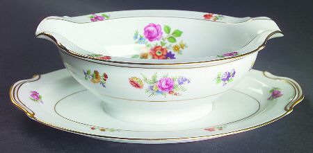Dresala Gravy Boat with Attached Underplate