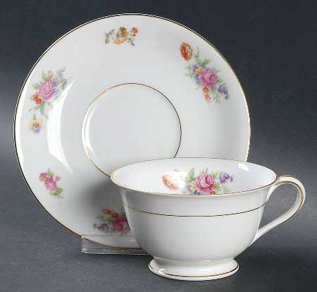Dresala Footed Cup & Saucer Set