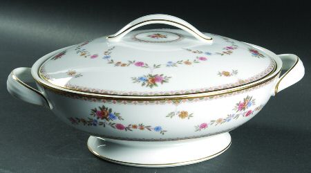 Dresdena Round Covered Vegetable