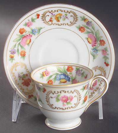 Dresalda Footed Demitasse Cup & Saucer Set