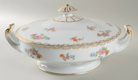 Dresdlina Round Covered Vegetable