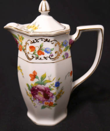 Dresdena Hot Water Jug & Lid