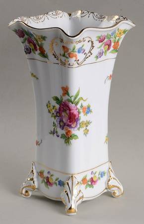 Dresdena 9" Vase