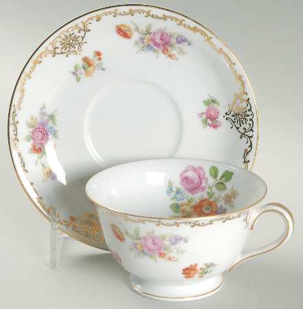 Dresita Footed Cup & Saucer Set