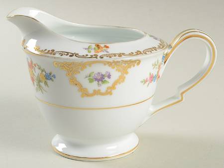 Dresleigh Creamer by Noritake