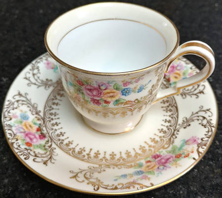 Dresrosa Footed Demitasse Cup & Saucer Set