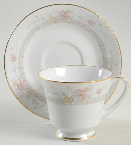 Dream Street Footed Cup & Saucer Set