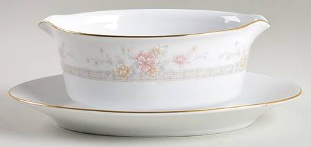Dream Street Gravy Boat with Attached Underplate