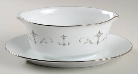 Dubarry Gravy Boat with Attached Underplate