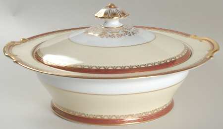 Dubonnet Round Covered Vegetable