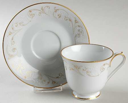 Duetto Footed Cup & Saucer Set