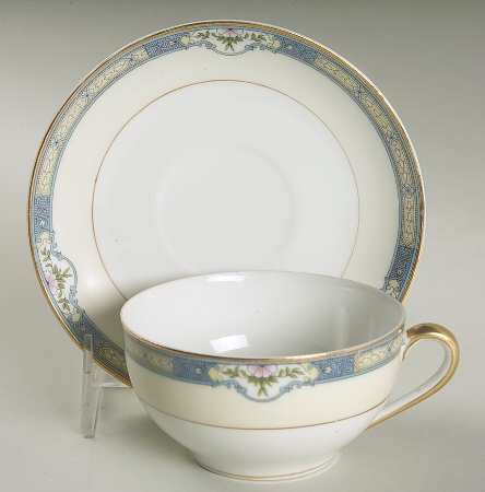 Duluth Flat Cup & Saucer Set