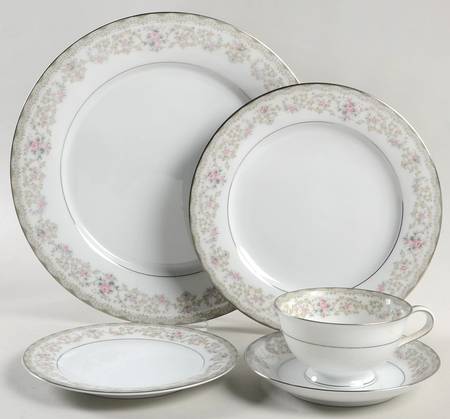 Edgewood 5 Piece Place Setting by Noritake