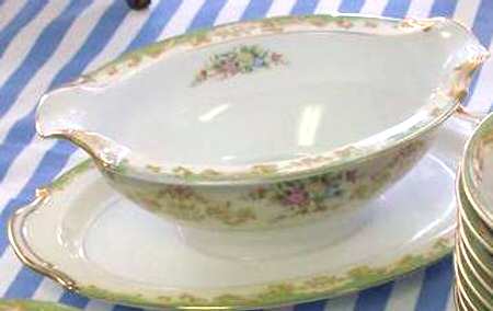 Edinboro Gravy Boat with Attached Underplate