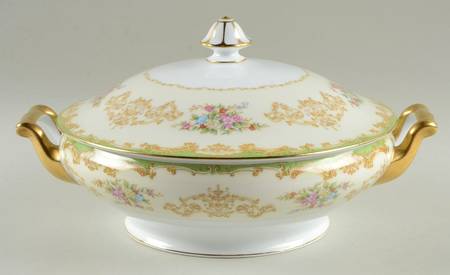 Edinboro Round Covered Vegetable