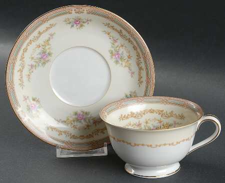Eire Footed Cup & Saucer Set