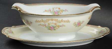 Eire Gravy Boat with Attached Underplate