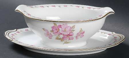 Elaine Gravy Boat with Attached Underplate
