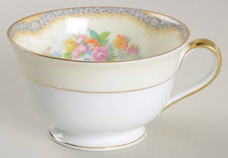 Elaine Footed Cup