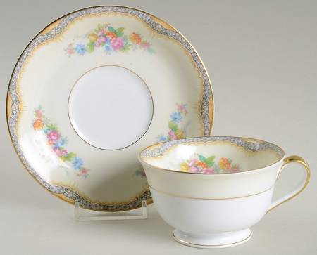Elaine Footed Cup & Saucer Set