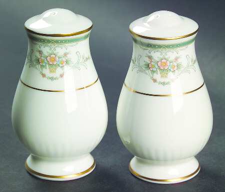 Elms Court Salt & Pepper Set