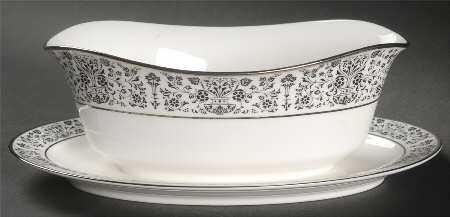 Elegante Gravy Boat with Attached Underplate