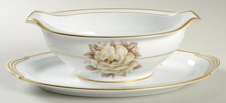 Elizabeth Gravy Boat with Attached Underplate