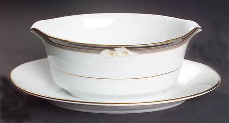 Ellington Gravy Boat with Attached Underplate by Noritake