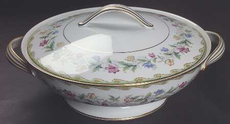 Elmhurst Round Covered Vegetable