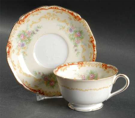 Elnora Footed Cup & Saucer Set