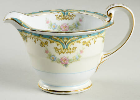 Elroy (Scalloped Edge) Creamer