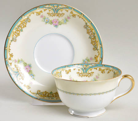Elroy (Smooth Edge) Footed Cup & Saucer Set