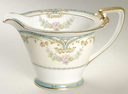 Elroy (Smooth Edge) Creamer