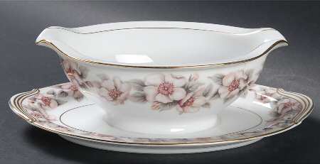 Elsinore Gravy Boat with Attached Underplate