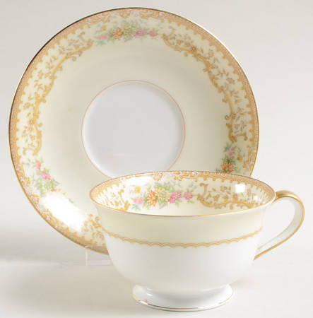Elvira Footed Cup & Saucer Set