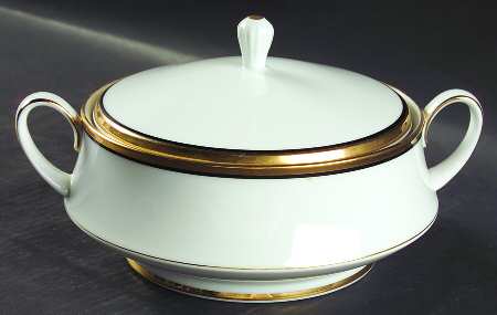 Elysee Round Covered Vegetable