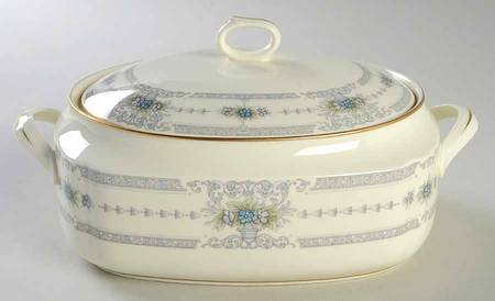 Emerentia Oval Covered Vegetable