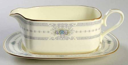 Emerentia Gravy Boat & Underplate