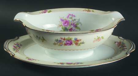 Empire Gravy Boat with Attached Underplate