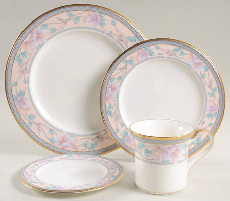 Embassy Suite 4 Piece Place Setting