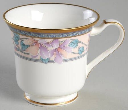 Embassy Suite Footed Cup