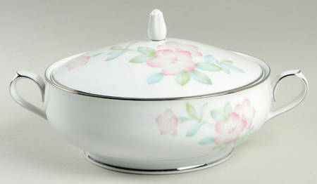 Enchantment Round Covered Vegetable