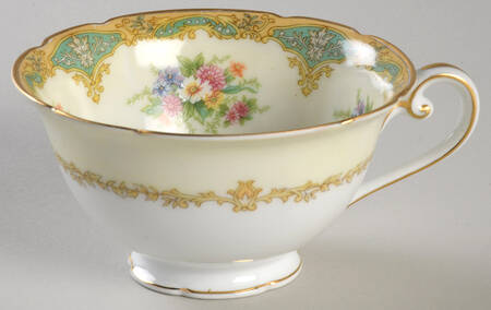 Enid Footed Cup