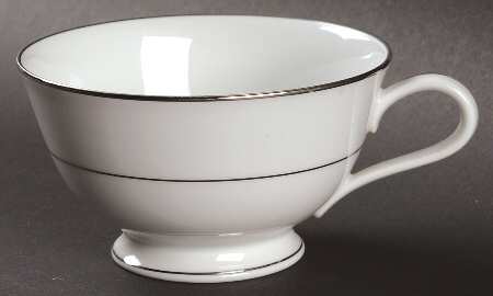 Envoy Footed Cup