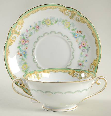 Erda Footed Cream Soup Bowl & Saucer Set