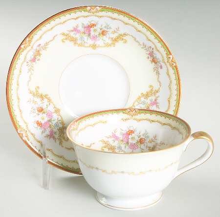 Erinus Footed Cup & Saucer Set